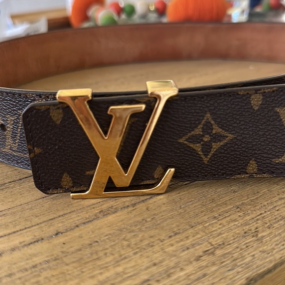 Authentic Loui Vuitton Initiales Leather brown belt . 106 cm - Picture 2 of 8